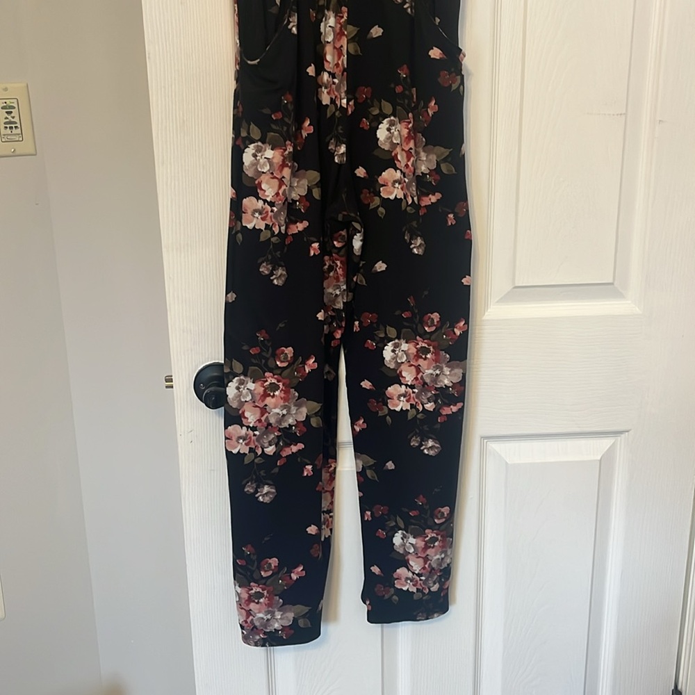 Social Academy black floral jumpsuit. Girls size 18 - Picture 4 of 5